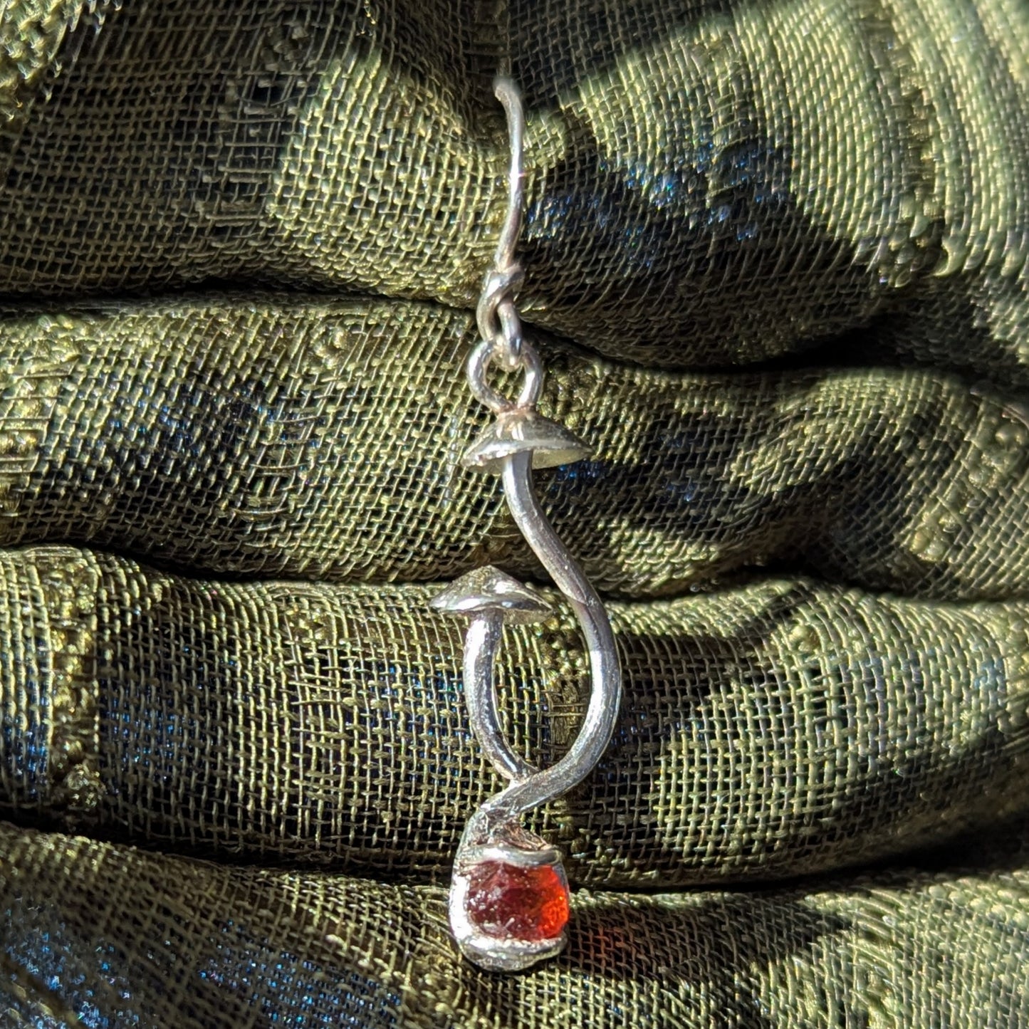 Garnet Grove - Single earring
