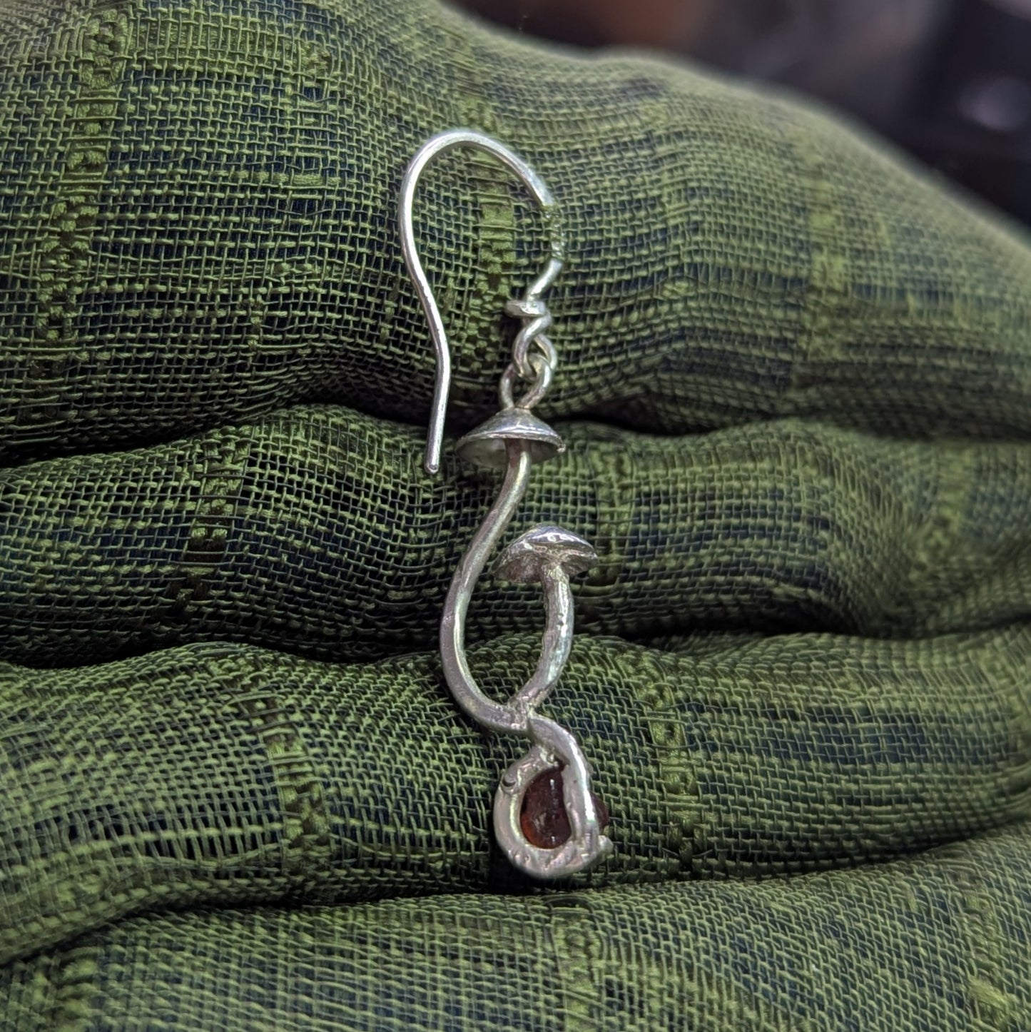 Garnet Grove - Single earring